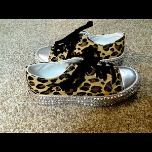 Animal Print- size 8